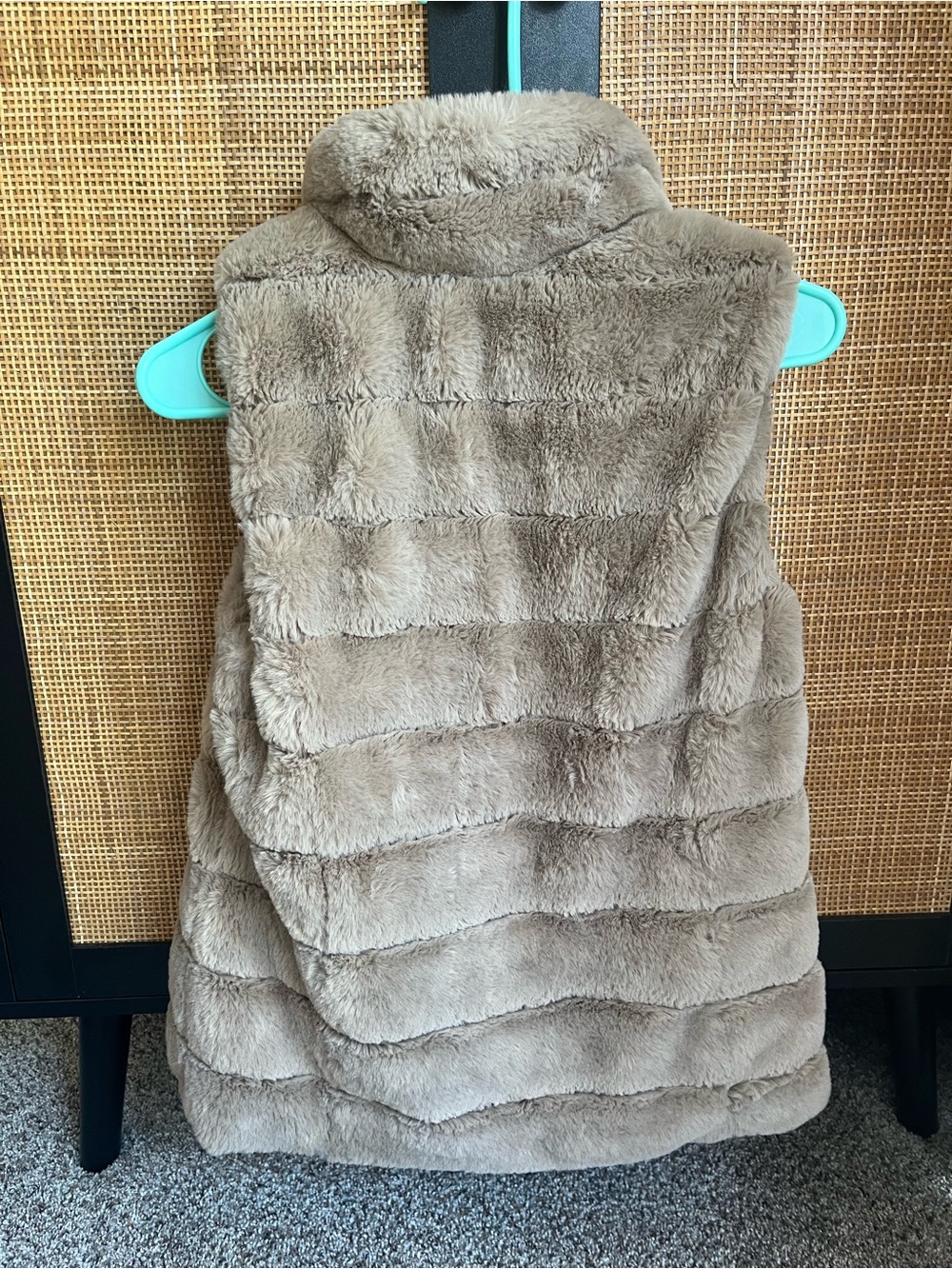 dylan Plush Faux Fur Vest in Taupe - Picture 3 of 5